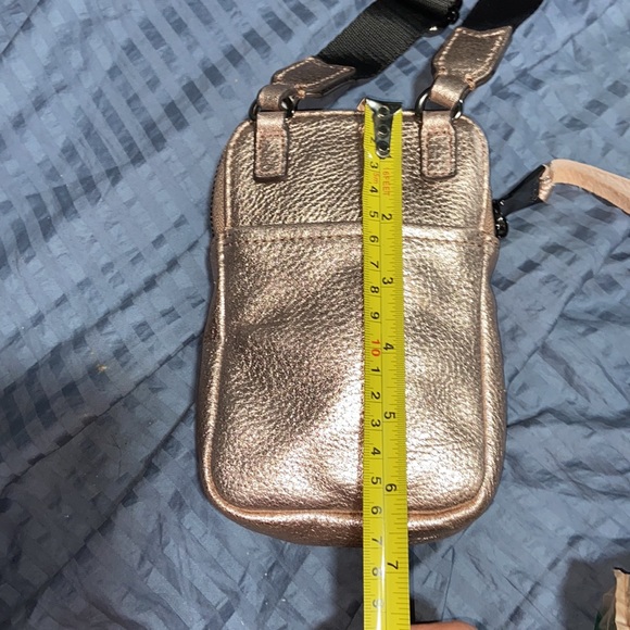 Nwot Aimee Kestenberg “Just Saying” Rose Gold Metallic Leather Crossbody - Picture 5 of 11
